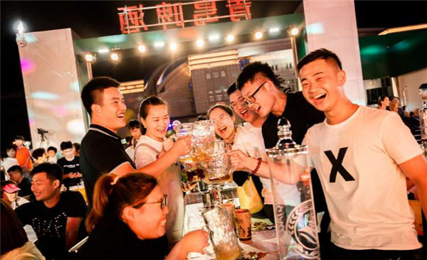 三十年，國(guó)際客廳見(jiàn)證啤酒節(jié)的嶗山故事