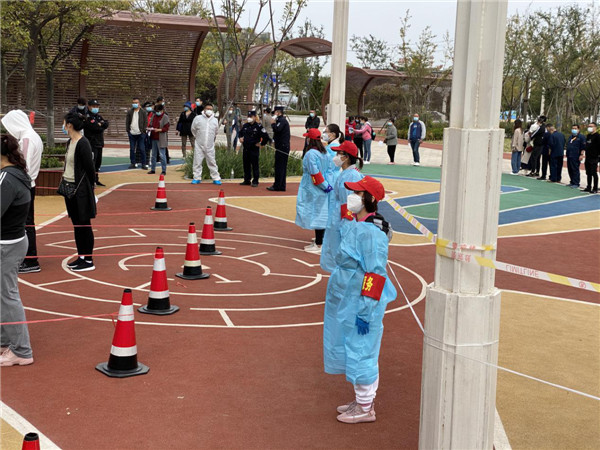 街頭閃耀“志愿紅”，市北區(qū)各方齊心協(xié)力筑牢防疫堅(jiān)實(shí)堡壘