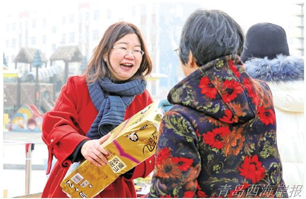 “最美新區(qū)人”候選人：隱珠街道石橋管區(qū)黨委副書記、主任，雙珠路社區(qū)黨委書記 張英