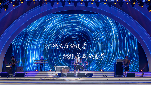 知名樂隊盤尼西林、紙雀牌演出在啤酒城，免費觀看！