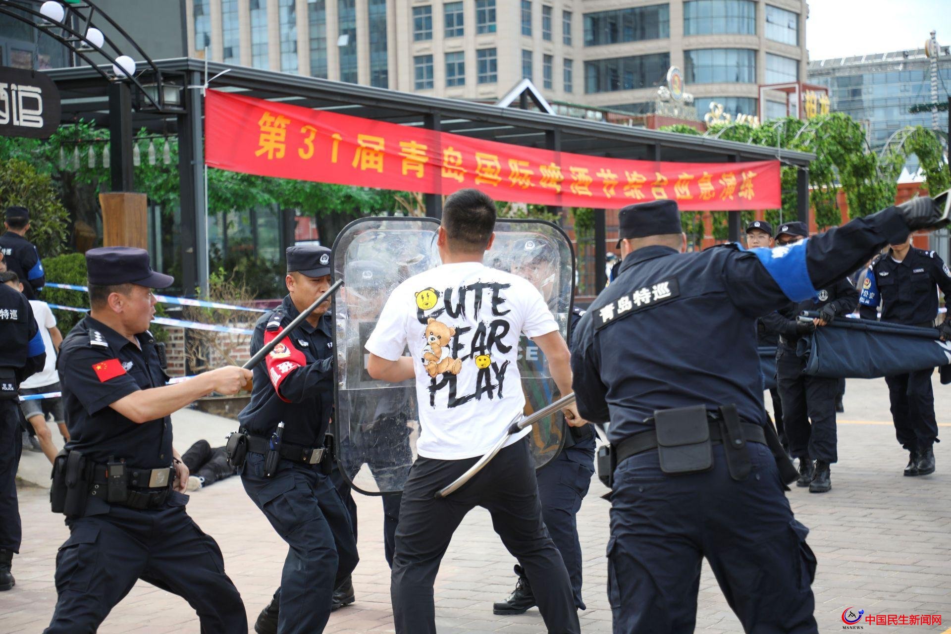 第31屆青島國際啤酒節(jié)嶗山會場多部門聯(lián)手舉行應急演練