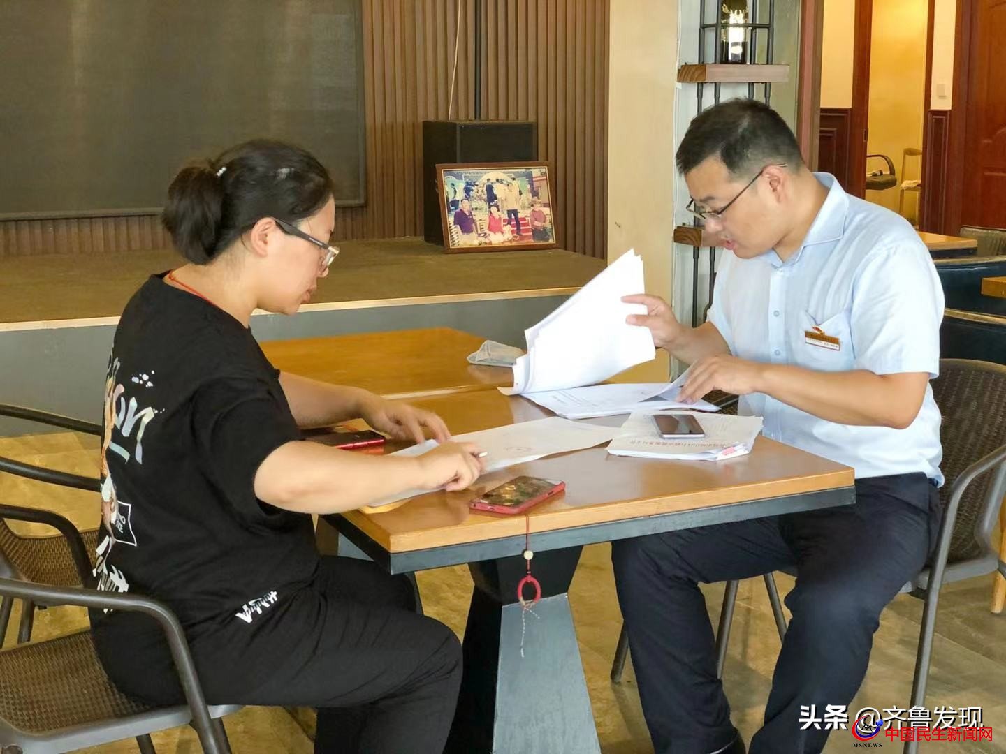 區(qū)行政審批局量身定制、上門服務(wù)，助力嶗山會(huì)場(chǎng)文藝表演順利進(jìn)行