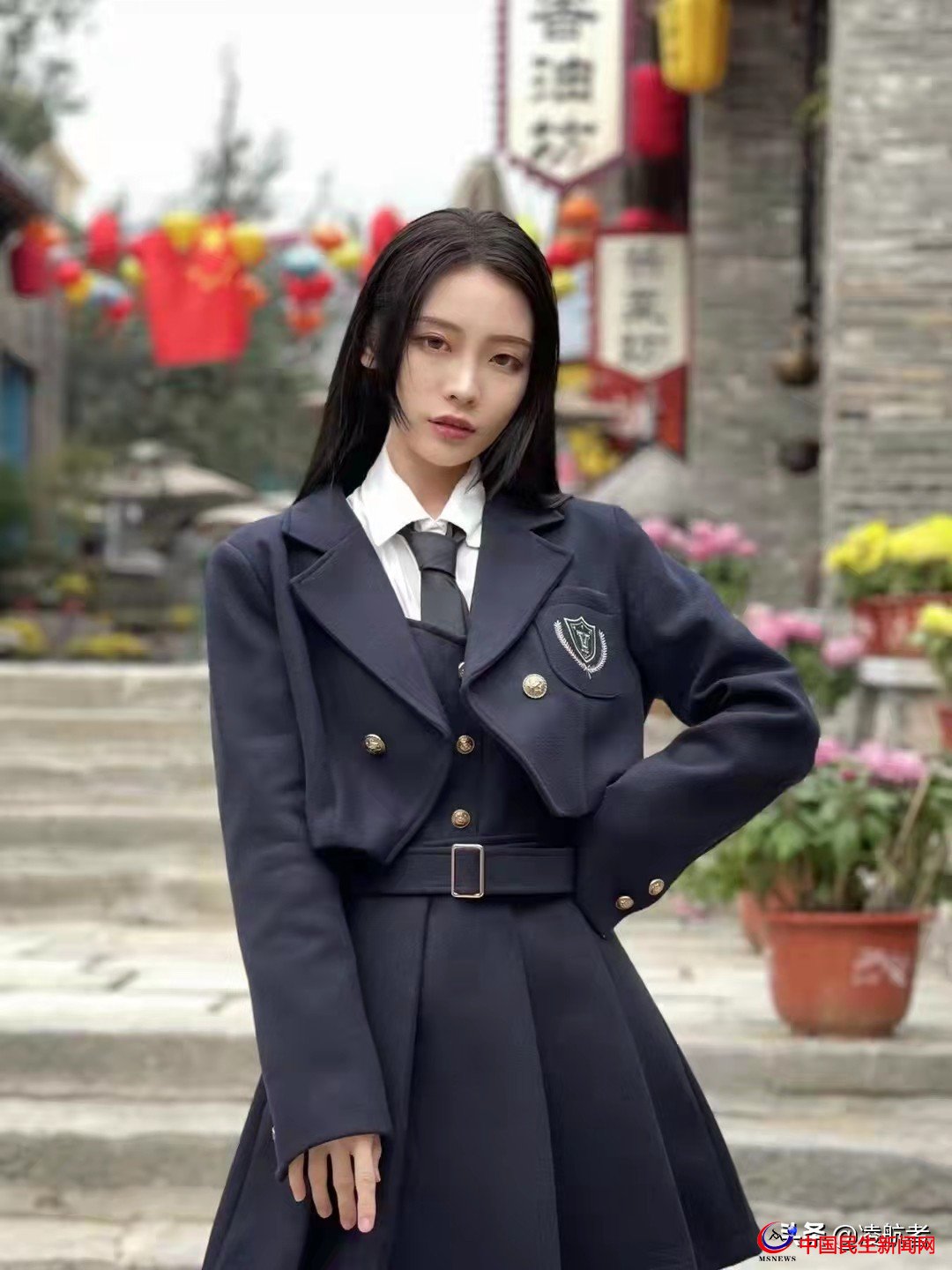 青島大嫚：國(guó)內(nèi)知名博主舒芙蕾蕾，身高168CM，體重45KG