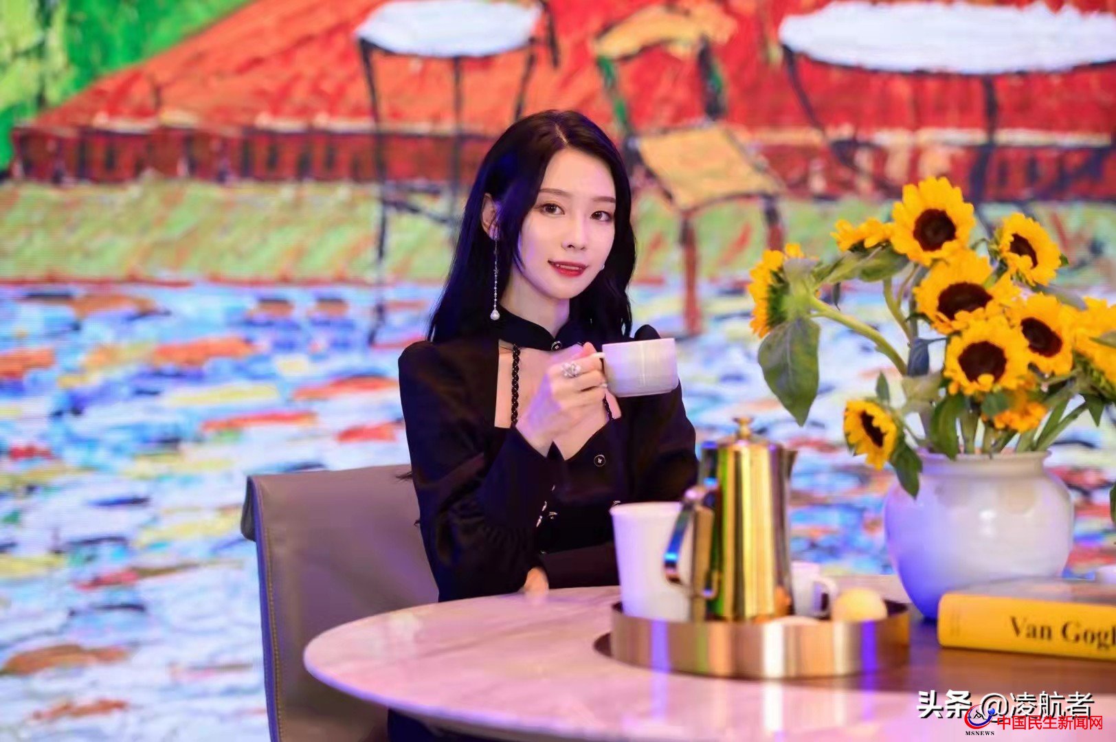 青島大嫚：國(guó)內(nèi)知名博主舒芙蕾蕾，身高168CM，體重45KG