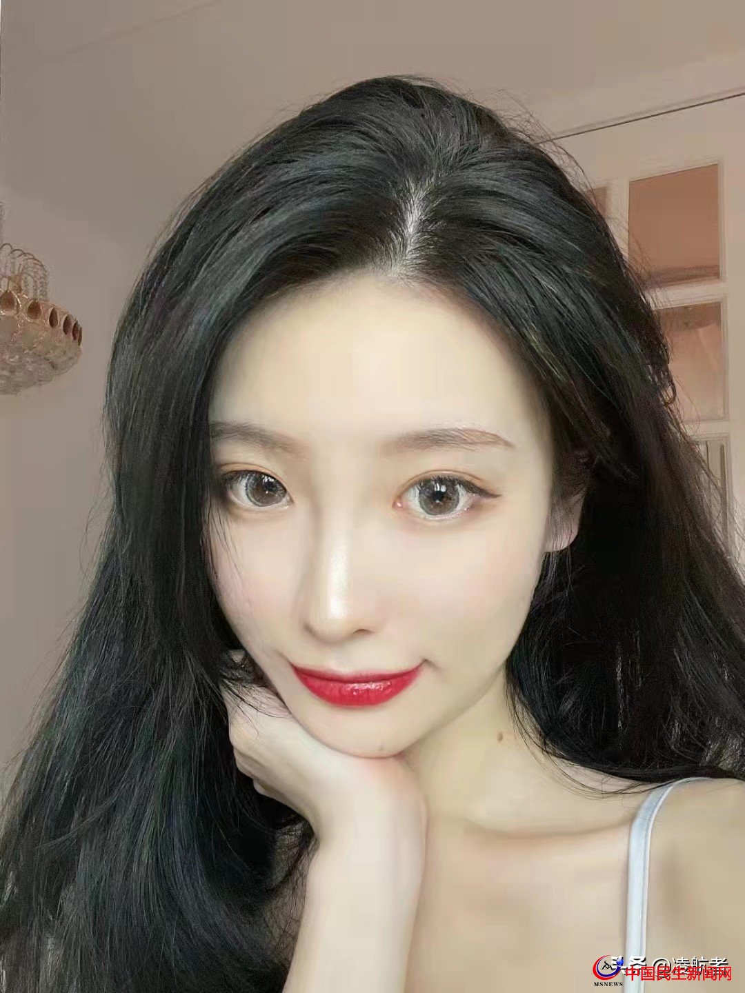 青島大嫚：國(guó)內(nèi)知名博主舒芙蕾蕾，身高168CM，體重45KG