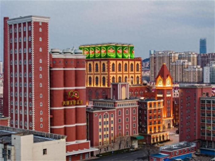 青島啤酒新任董事長(zhǎng)姜宗祥能否破局？?jī)赡晔兄嫡舭l(fā)800億，券商紛紛下調(diào)盈利預(yù)測(cè)